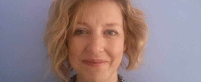 Linda Riddell headshot.