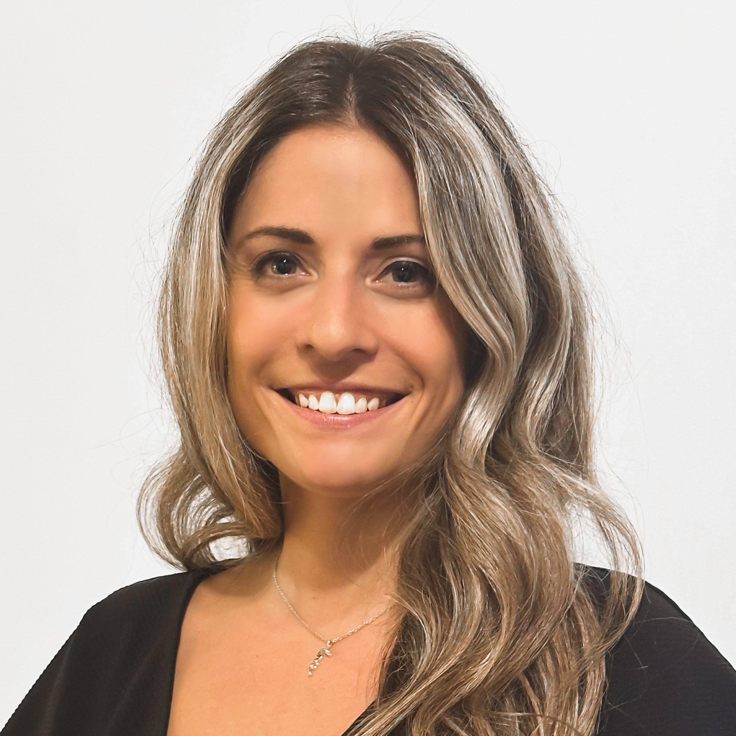 Headshot of Faith Swanick - GoMo Products Expert